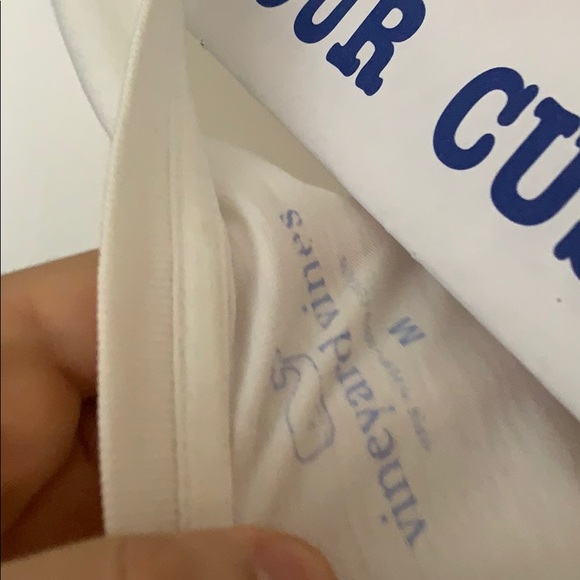 Medium vineyard vines shirt. Kentucky derby 2016 - Picture 5 of 5